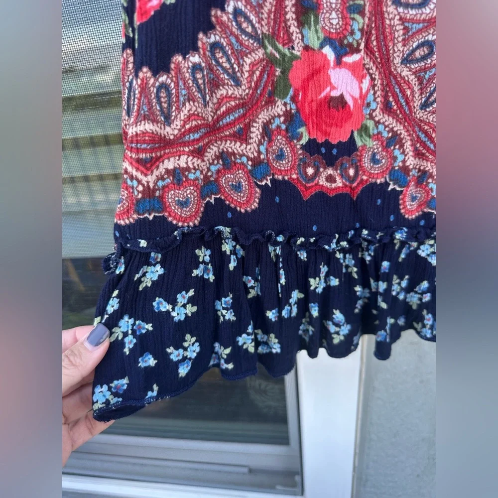 Bila Bohemian Sleeveless Embroidered Detail Top with Tie Tassles - Picture 8 of 11